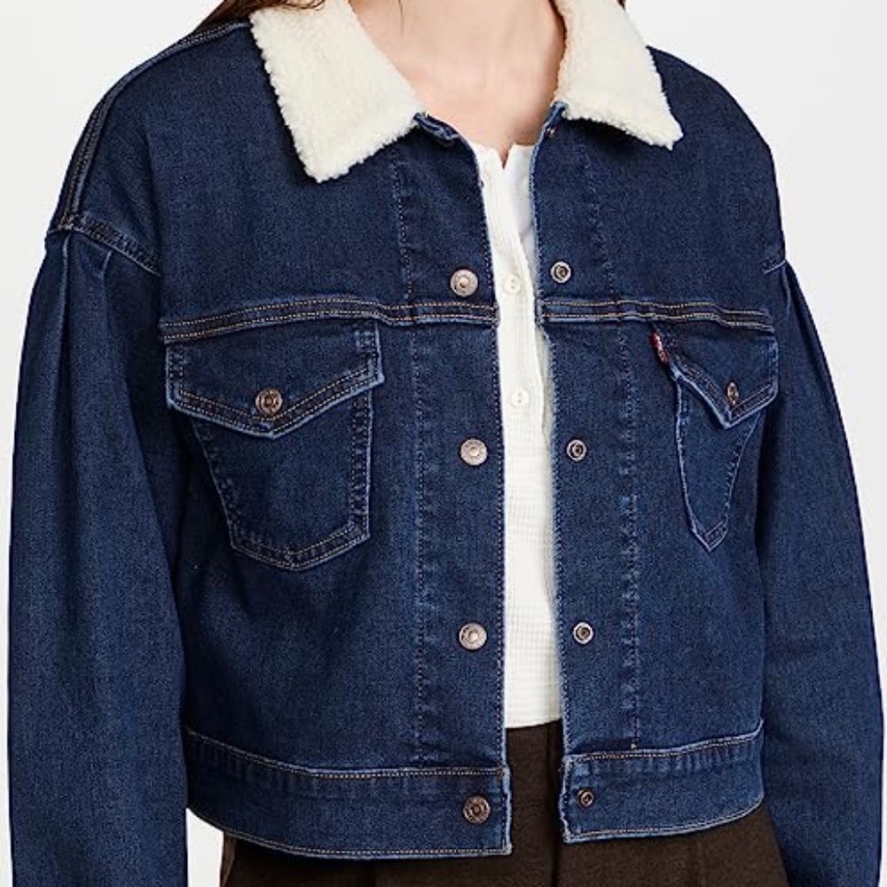 Levi's Women's Warm Pleat Sleeve Sherpa Jacket
